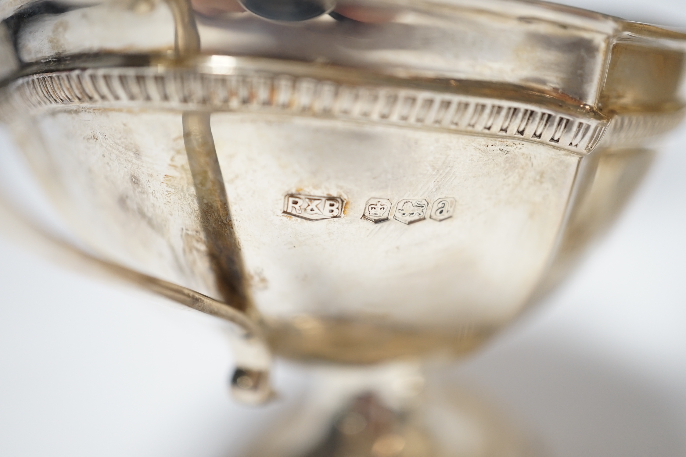 A George V silver four piece tea set, Roberts & Belk, Sheffield, 1918, gross weight 40.3oz.